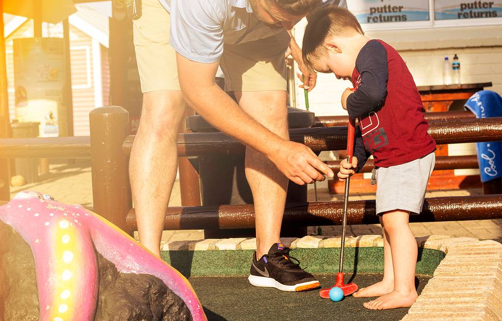 Jbay-mini-golf-putt-putt-dolphin-beach-entertainment Jbay-mini-golf-putt-putt-dolphin-beach-entertainment