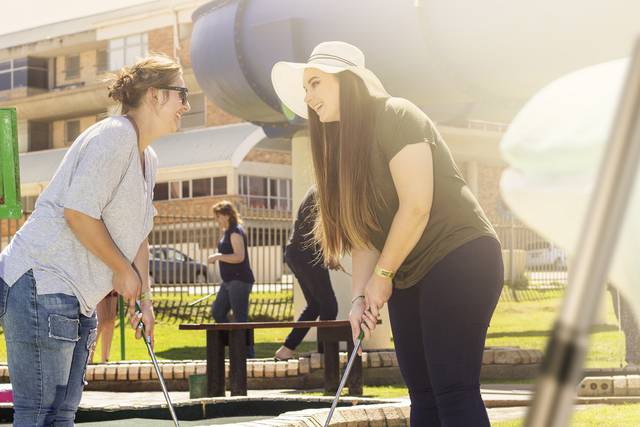 dolphin beach entertainment supertube mini golf jbay 003 dolphin beach entertainment supertube mini golf jbay 003