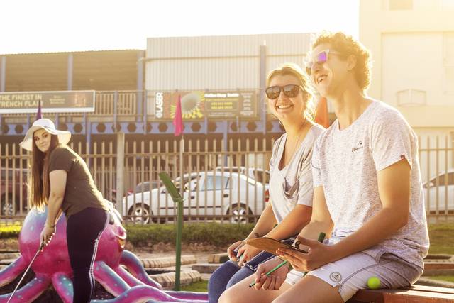 dolphin beach entertainment supertube mini golf jbay 007 dolphin beach entertainment supertube mini golf jbay 007