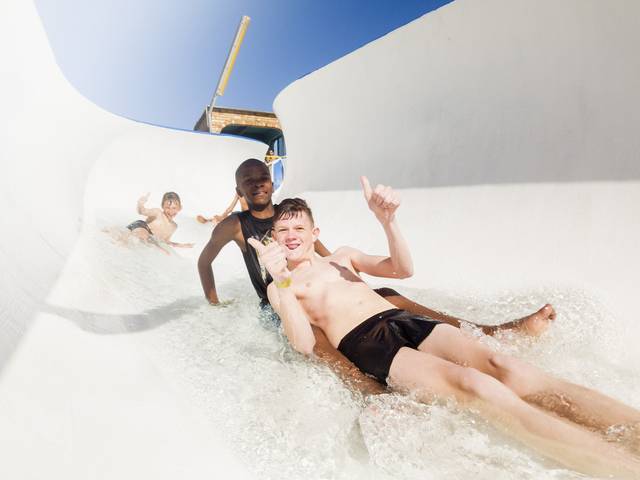 dolphin beach entertainment supertube mini golf jbay 012 dolphin beach entertainment supertube mini golf jbay 012