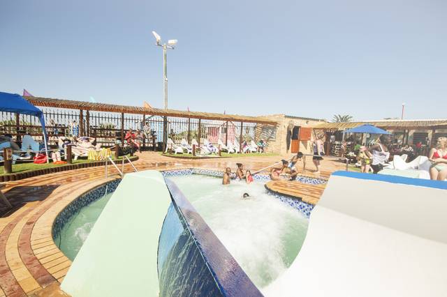 dolphin beach entertainment supertube mini golf jbay 018 dolphin beach entertainment supertube mini golf jbay 018